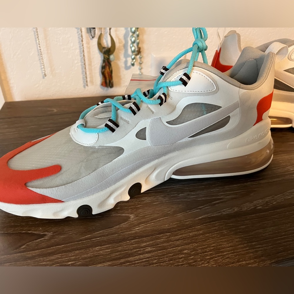 Nike 270 size 13 men’s. Brand new